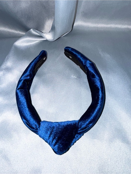 Lele Sadoughi Blue Velvet Knotted Headband